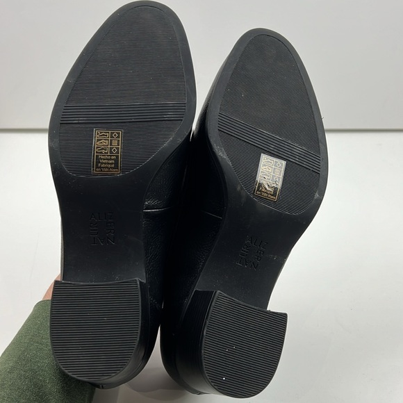 Naturalizer Women's Hilly Black Leather Chunky Heel Loafer Shoe size 8 - Picture 9 of 11